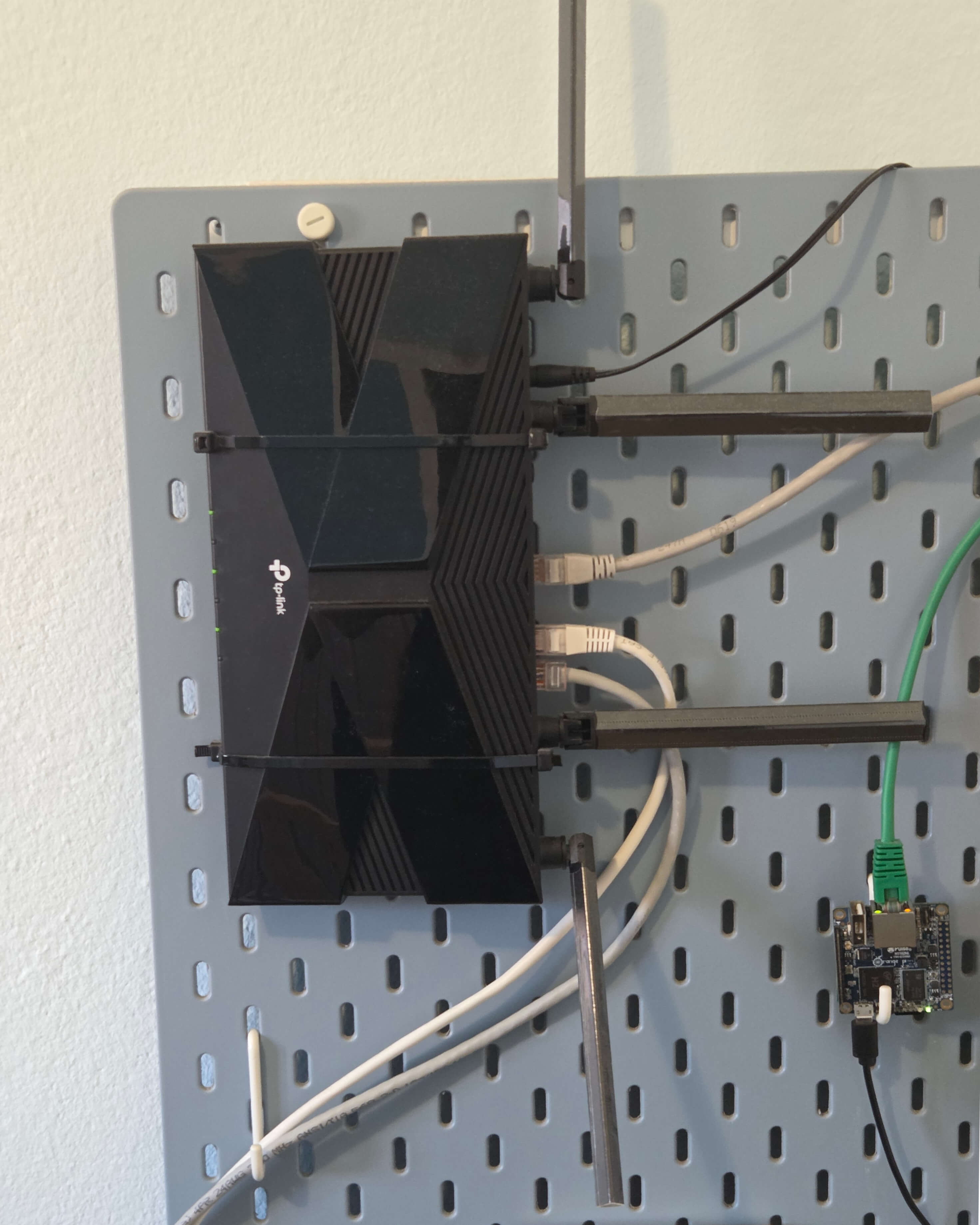 Image showing a network router