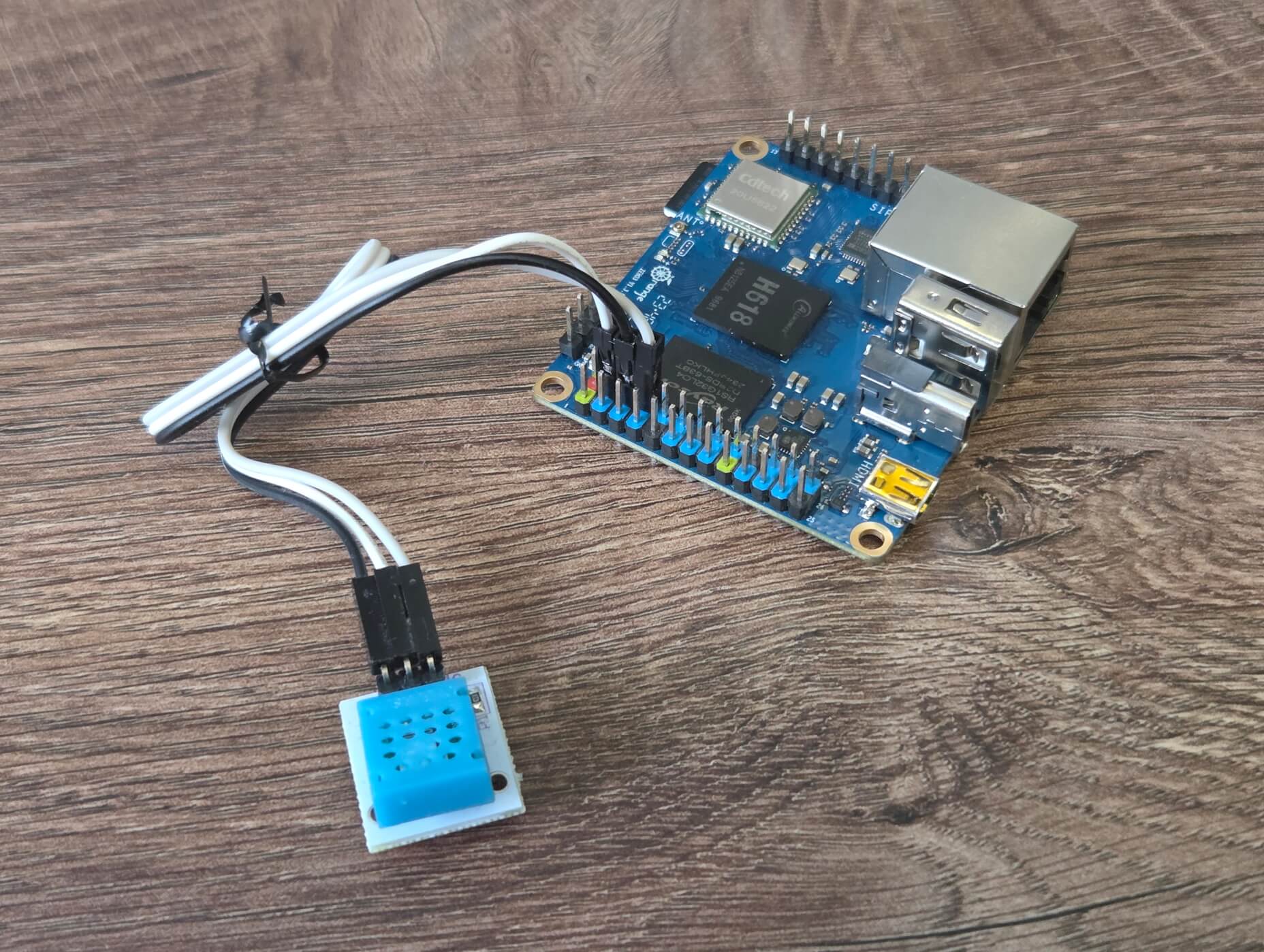 Image showing DHT-11 humidity sensor connected to Orange Pi Zero 3